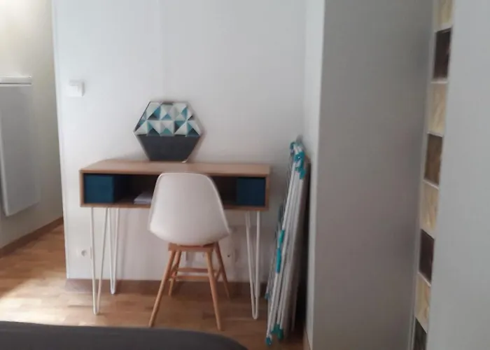 Un Appartement Lumineux Au Parc Beaumont